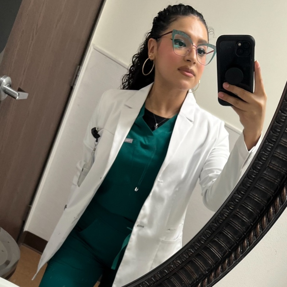 Meet your Posher, Karizma